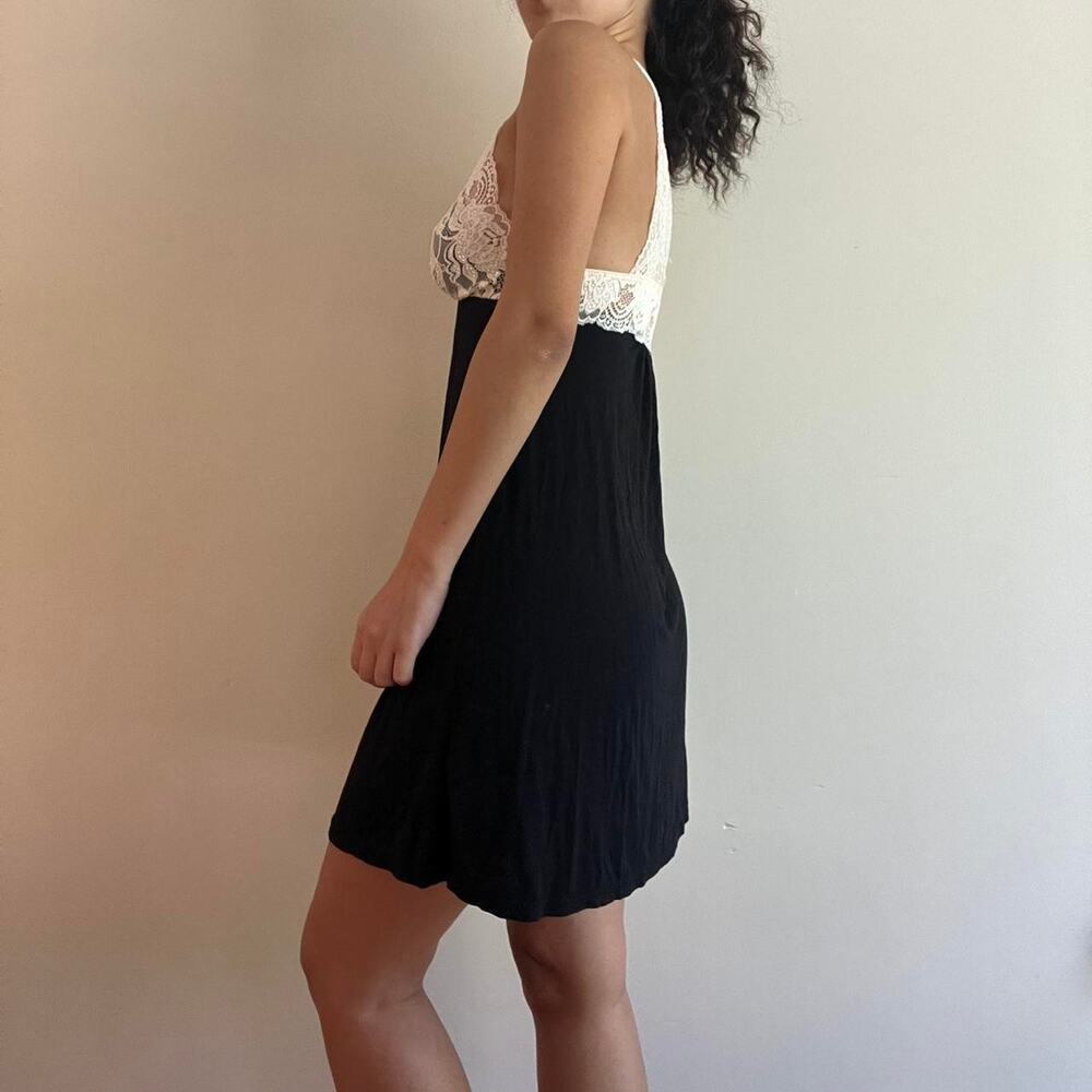 B/w slip dress stretch size medium - Picture 2 of 6
